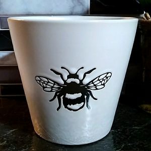 Bumblebee Planter Pot